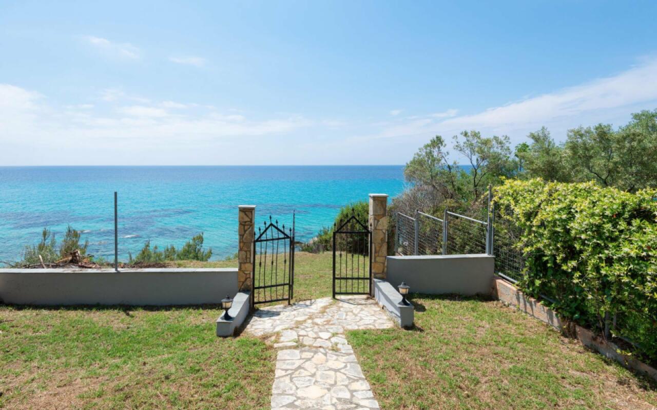 Beachfront Villa, Possidi
