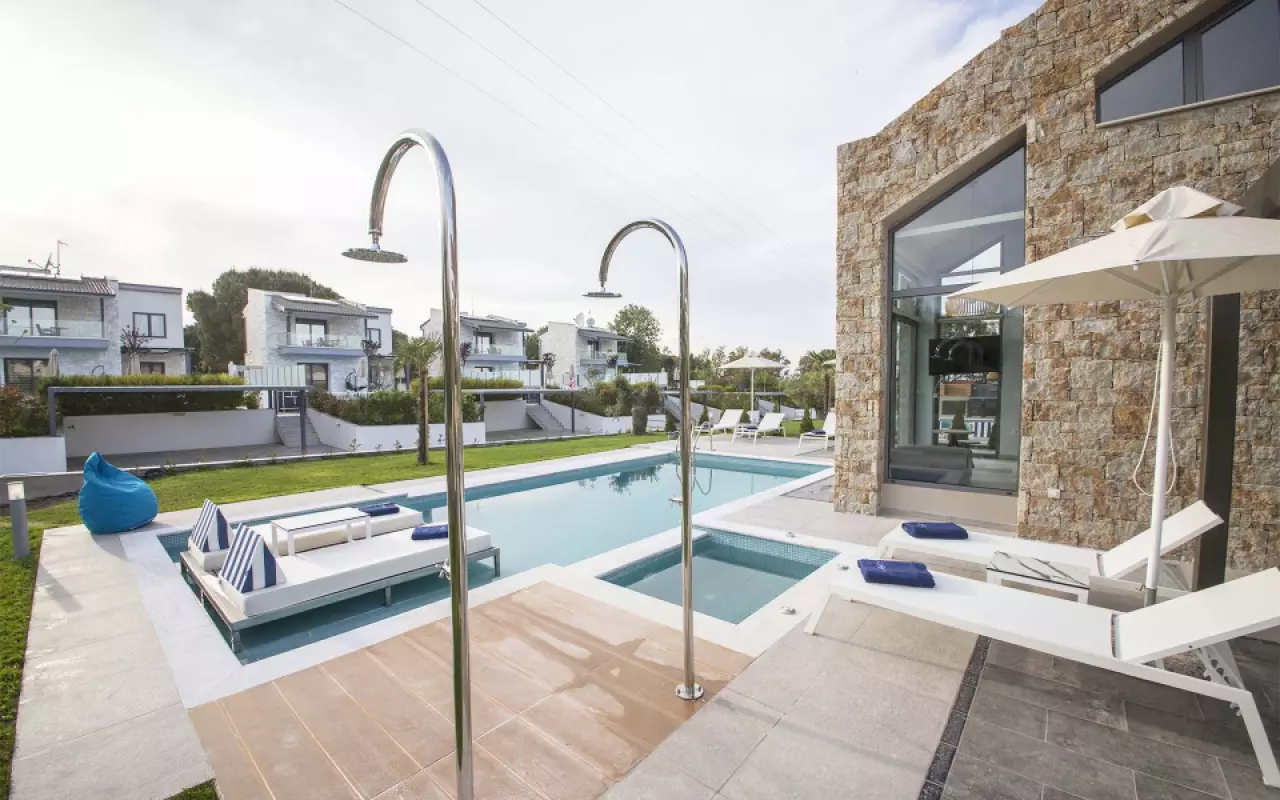 Ocean Villa Penelopy with private pool, Pefkohori