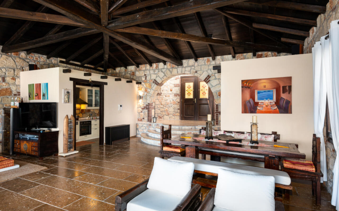 Blue Estate Villa with private pool, Nikiti