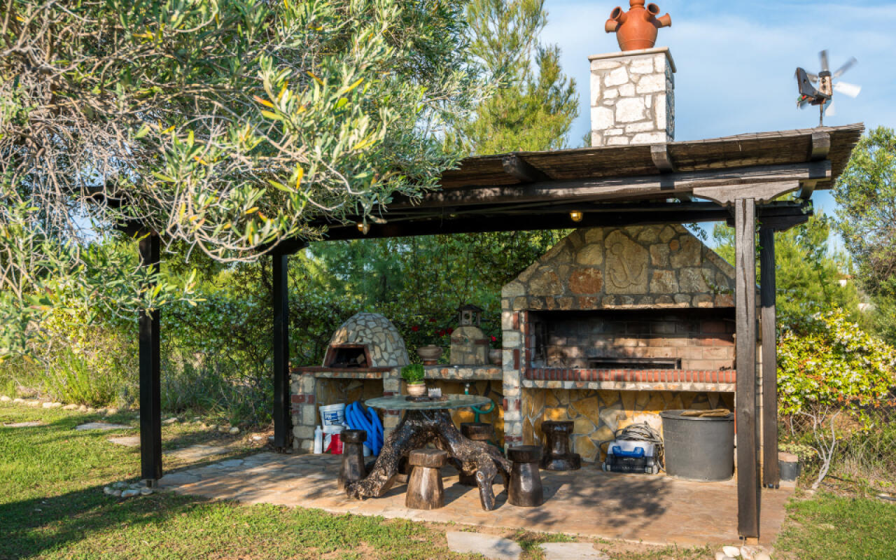 Blue Estate Villa with private pool, Nikiti