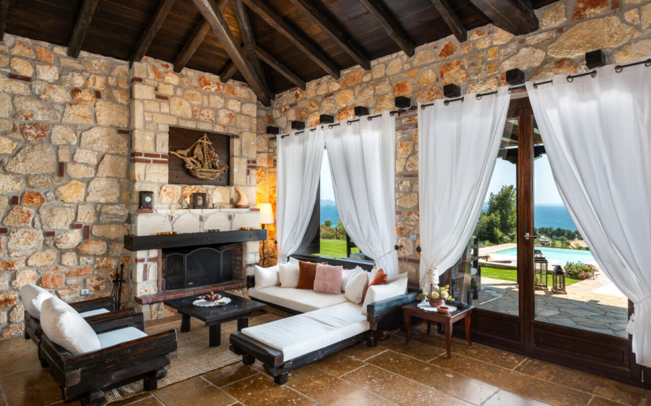 Blue Estate Villa with private pool, Nikiti