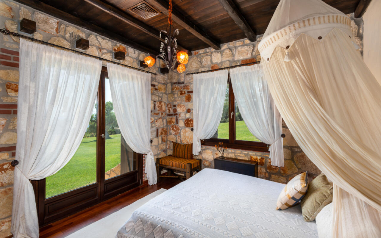 Blue Estate Villa with private pool, Nikiti