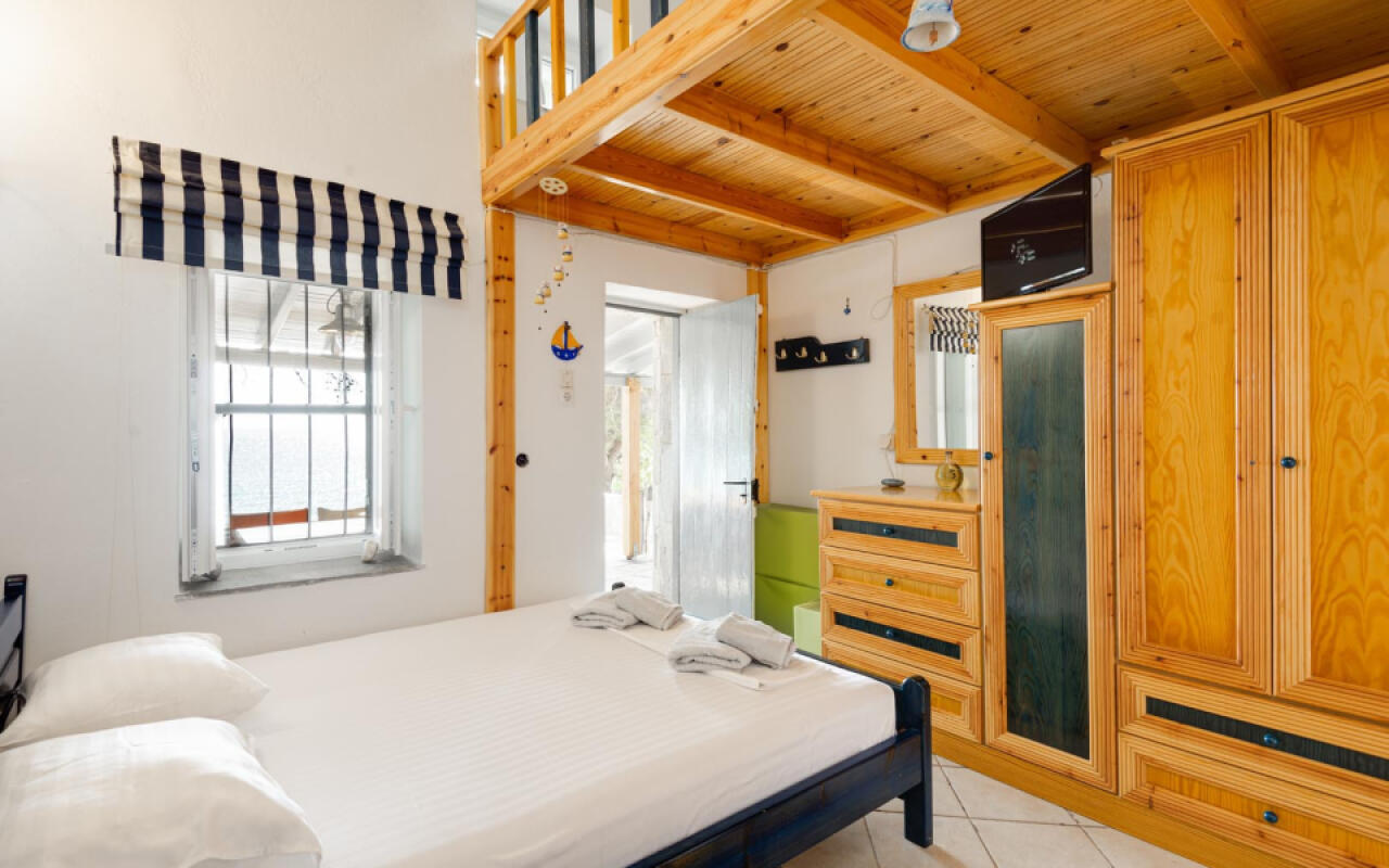 Pine Cove House, Loutra