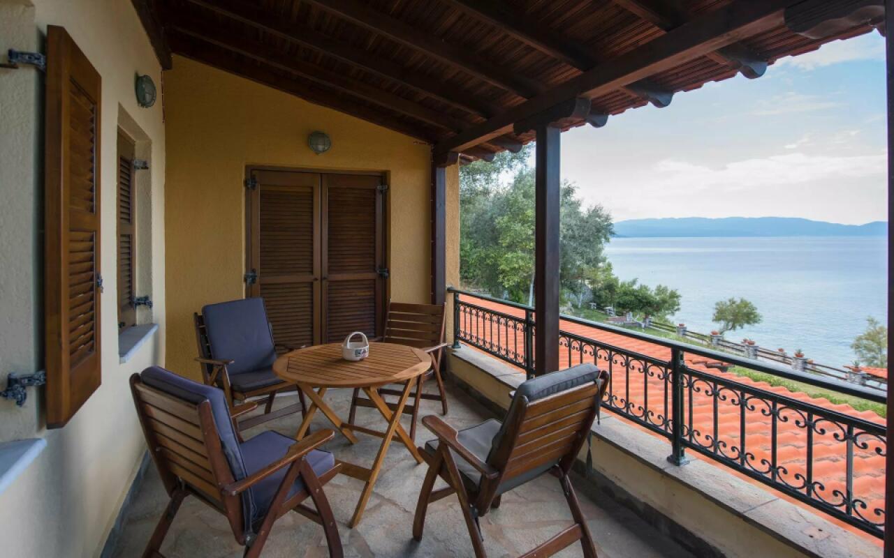 Kiparissi Sea Front Villa, Ierissos