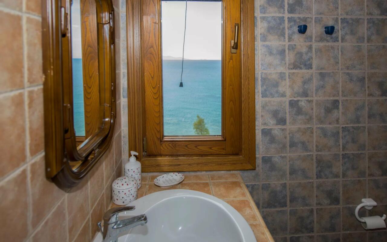 Kiparissi Sea Front Villa, Ierissos