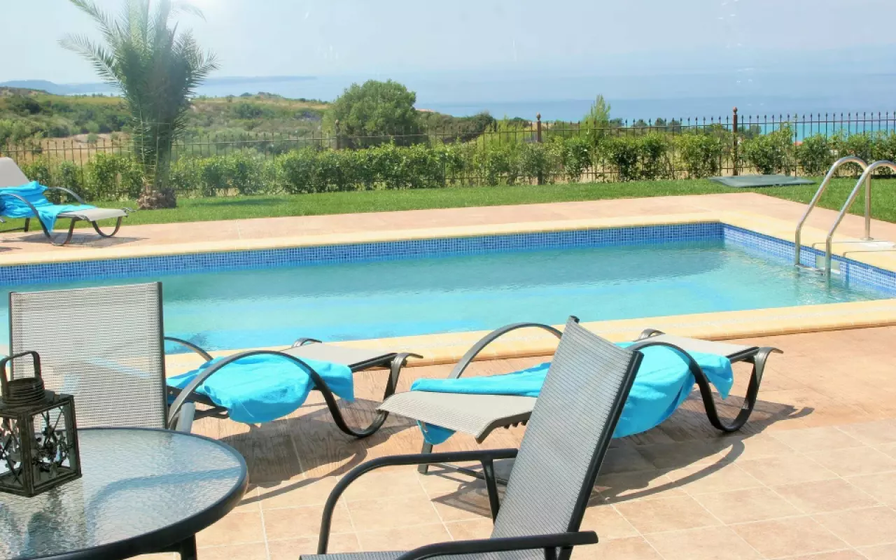 Elegant Private Pool Villa, Hanioti