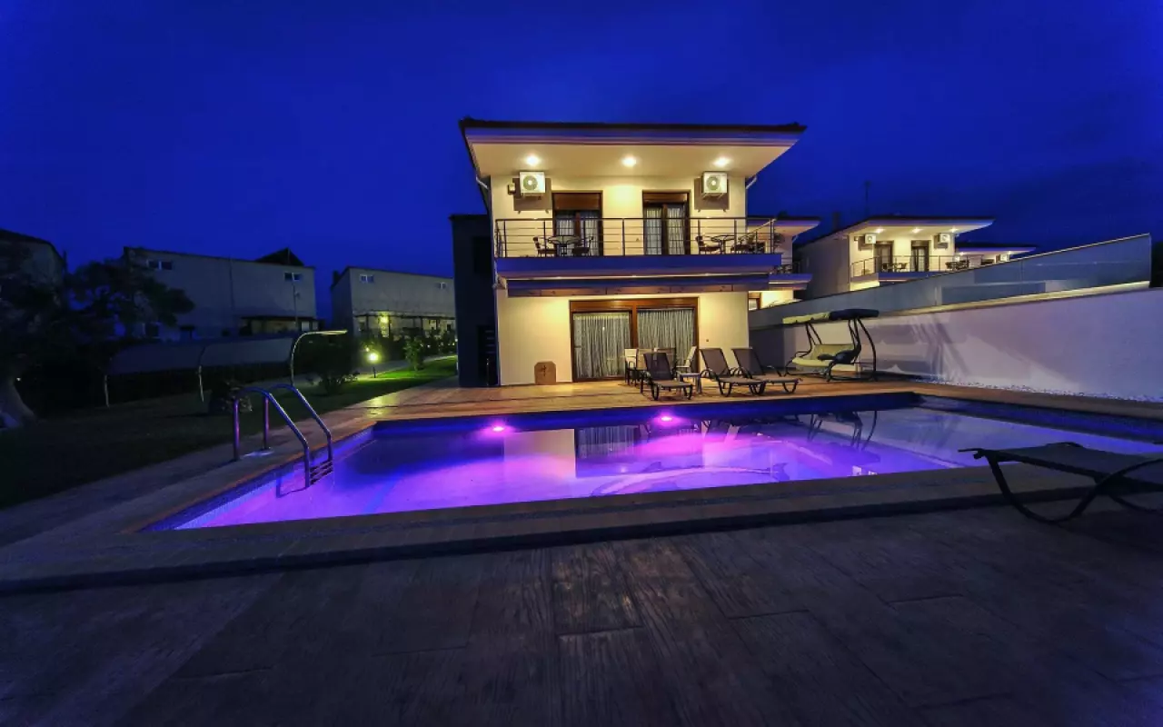 Elegant Private Pool Villa, Hanioti