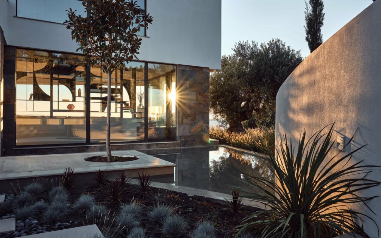 Mernatio Beach Front Villa, Lagomandra