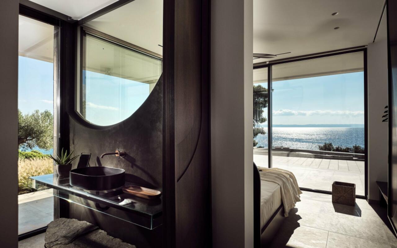 Mernatio Beach Front Villa, Lagomandra