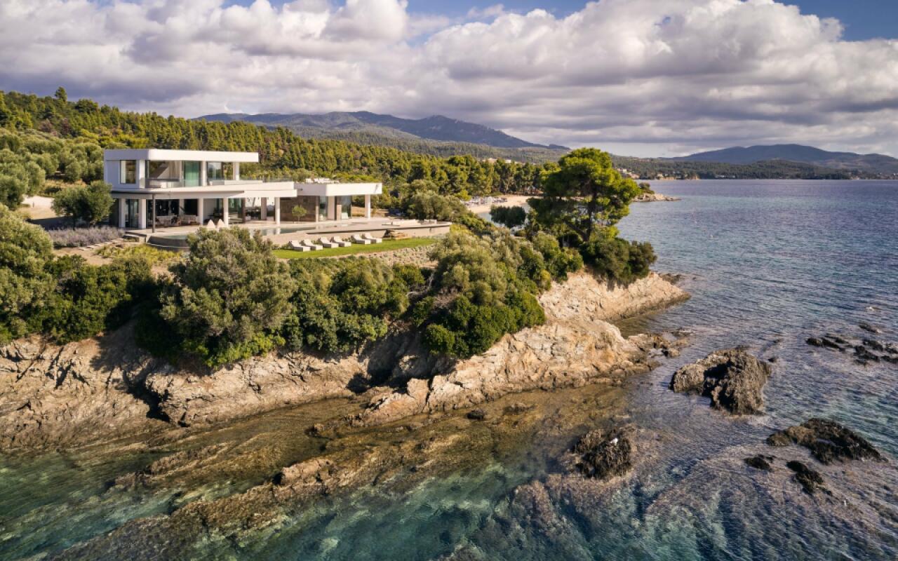 Mernatio Beach Front Villa, Lagomandra