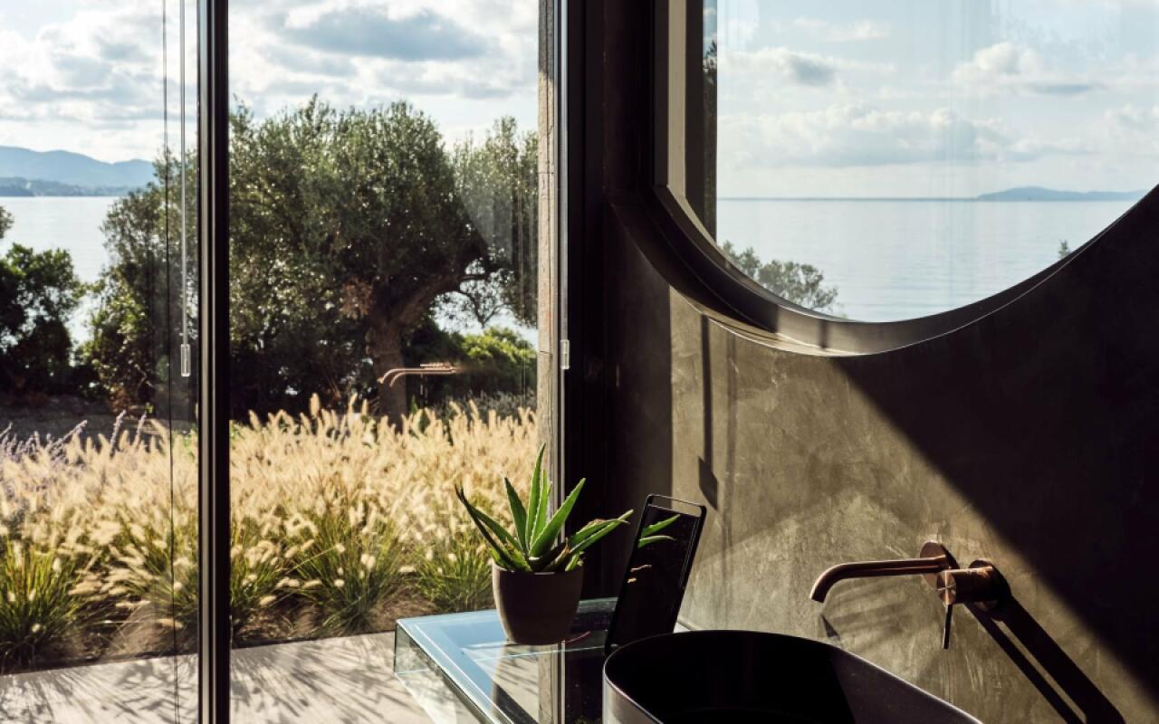 Mernatio Beach Front Villa, Lagomandra