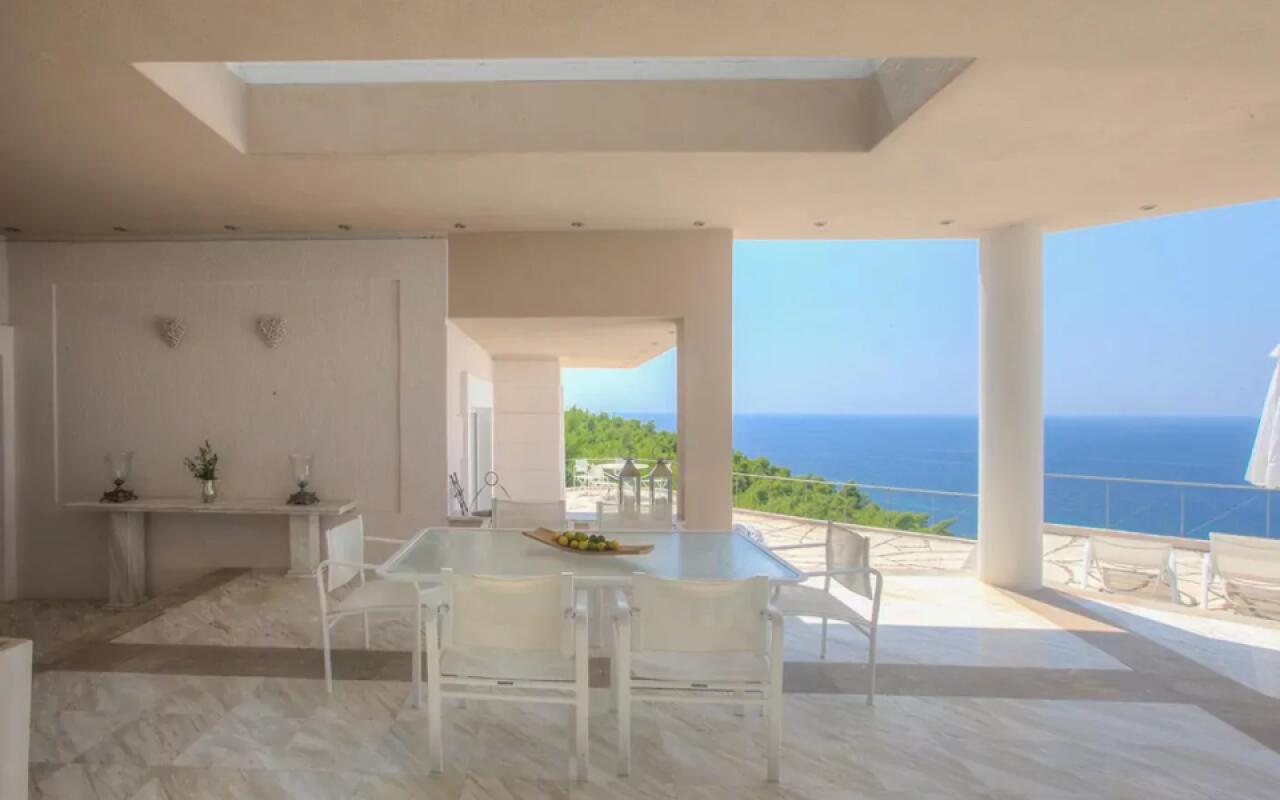 Blue pearl Villa, Sani