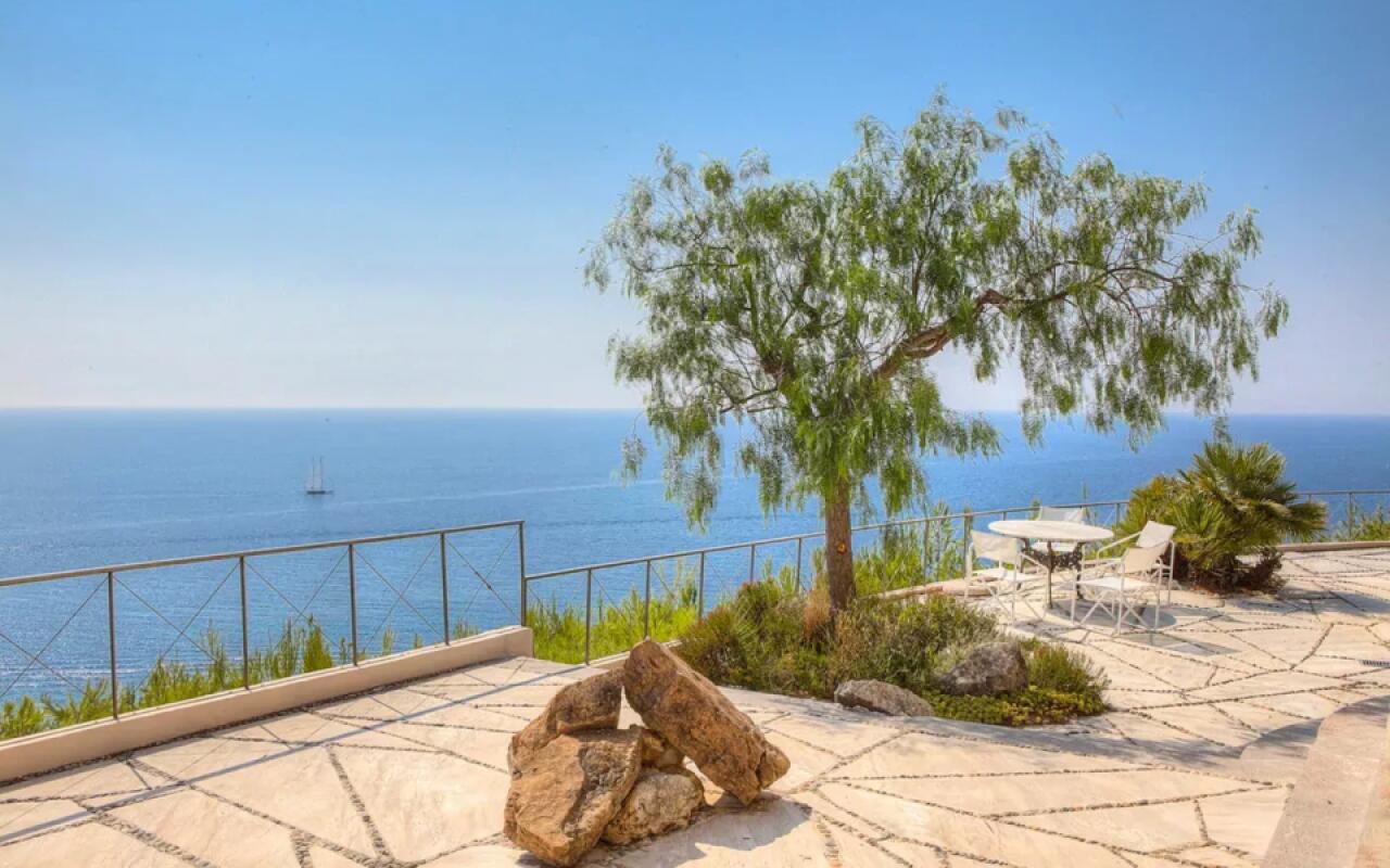 Blue pearl Villa, Sani