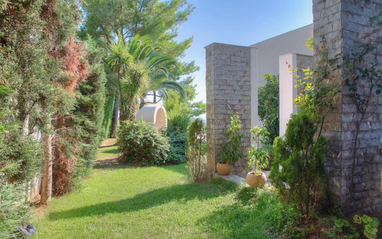 Blue pearl Villa, Sani