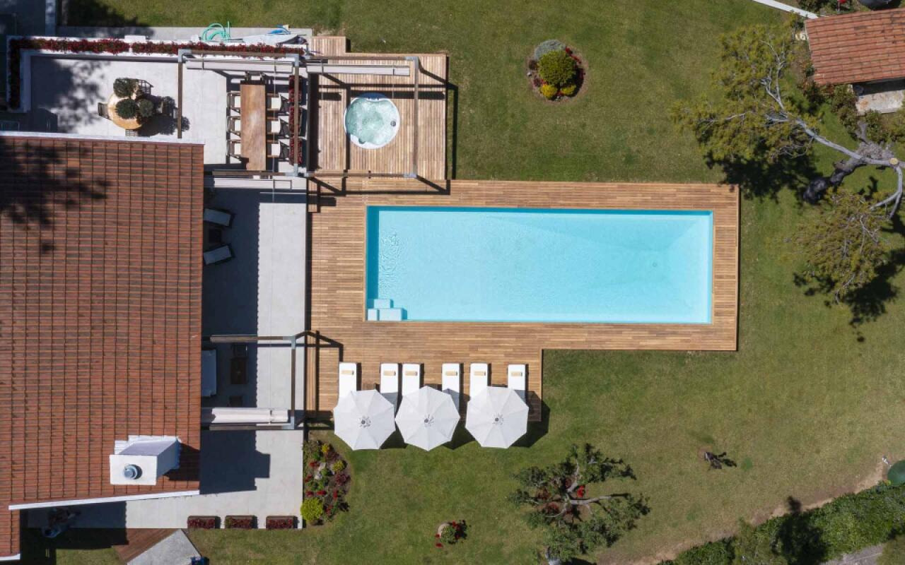 The White Villa, Sani