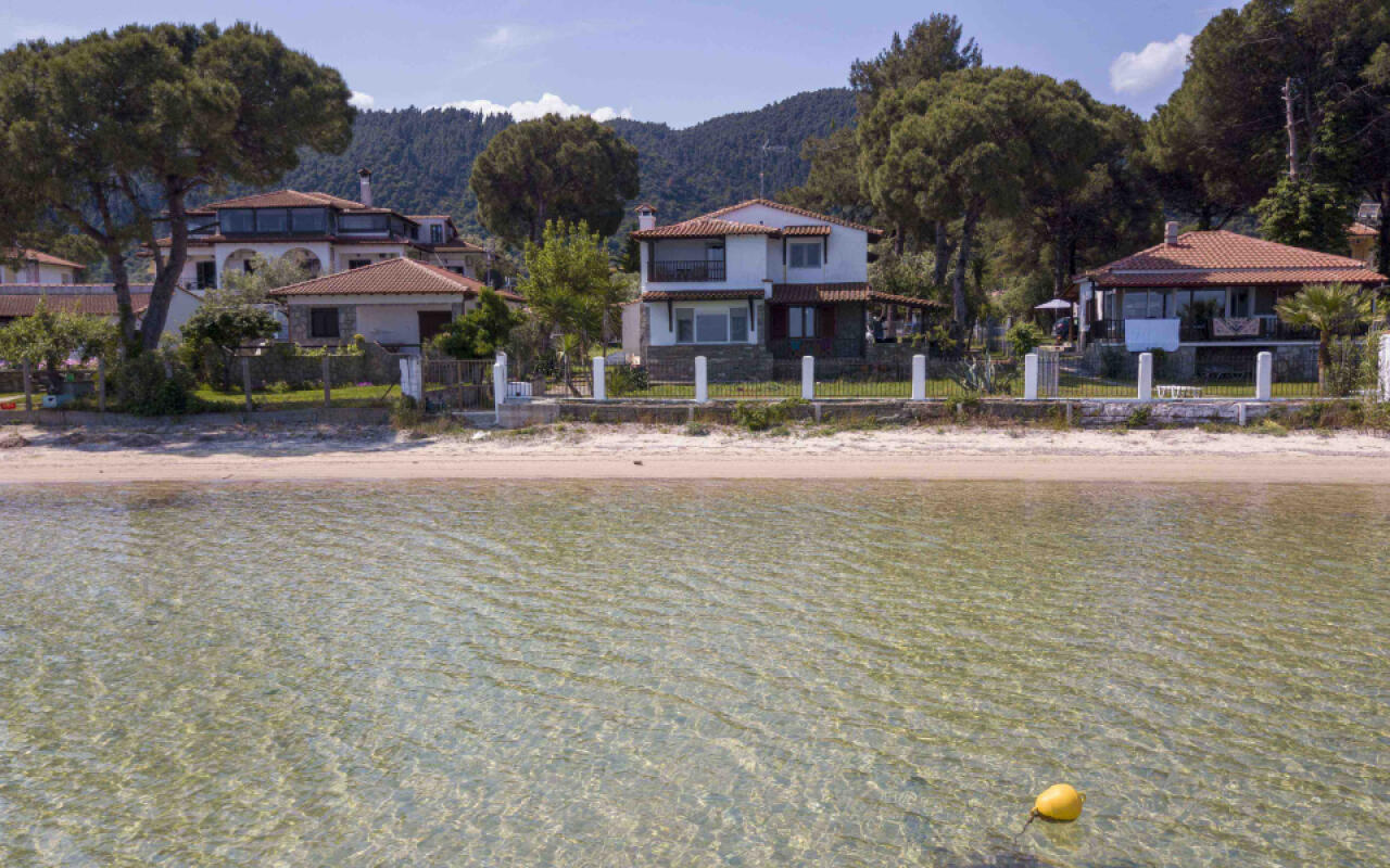 Docker 2 Beachfront Villa, Vourvourou