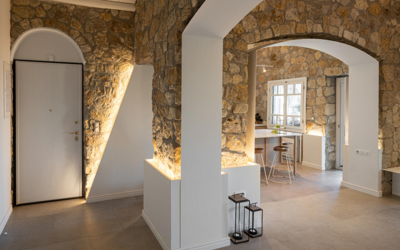 Constantin Villa, Agia Paraskevi