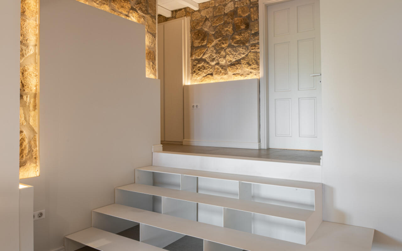 Constantin Villa, Agia Paraskevi