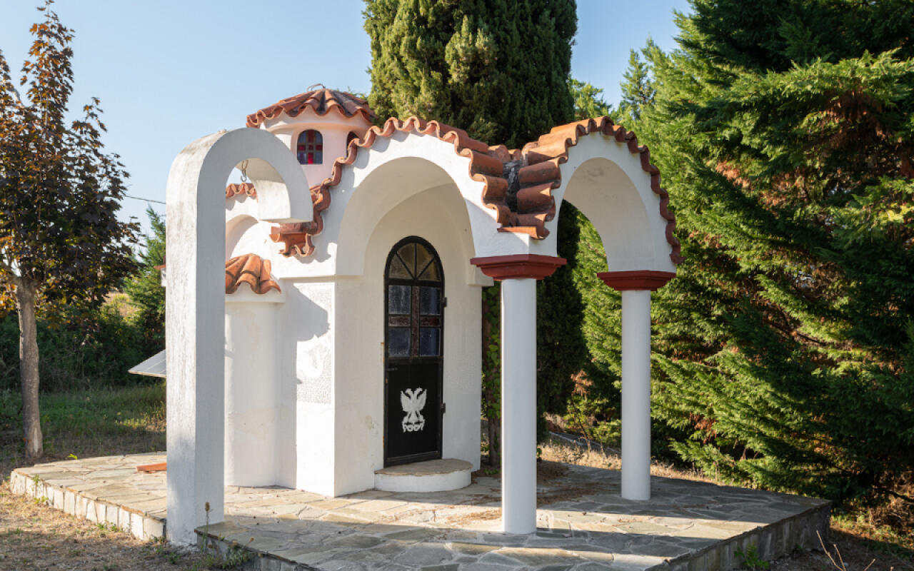 Constantin Villa, Agia Paraskevi