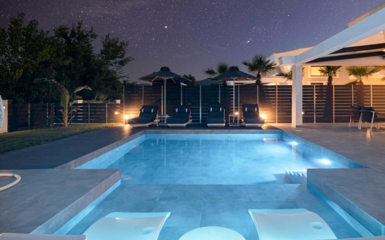 Sarti White Villa