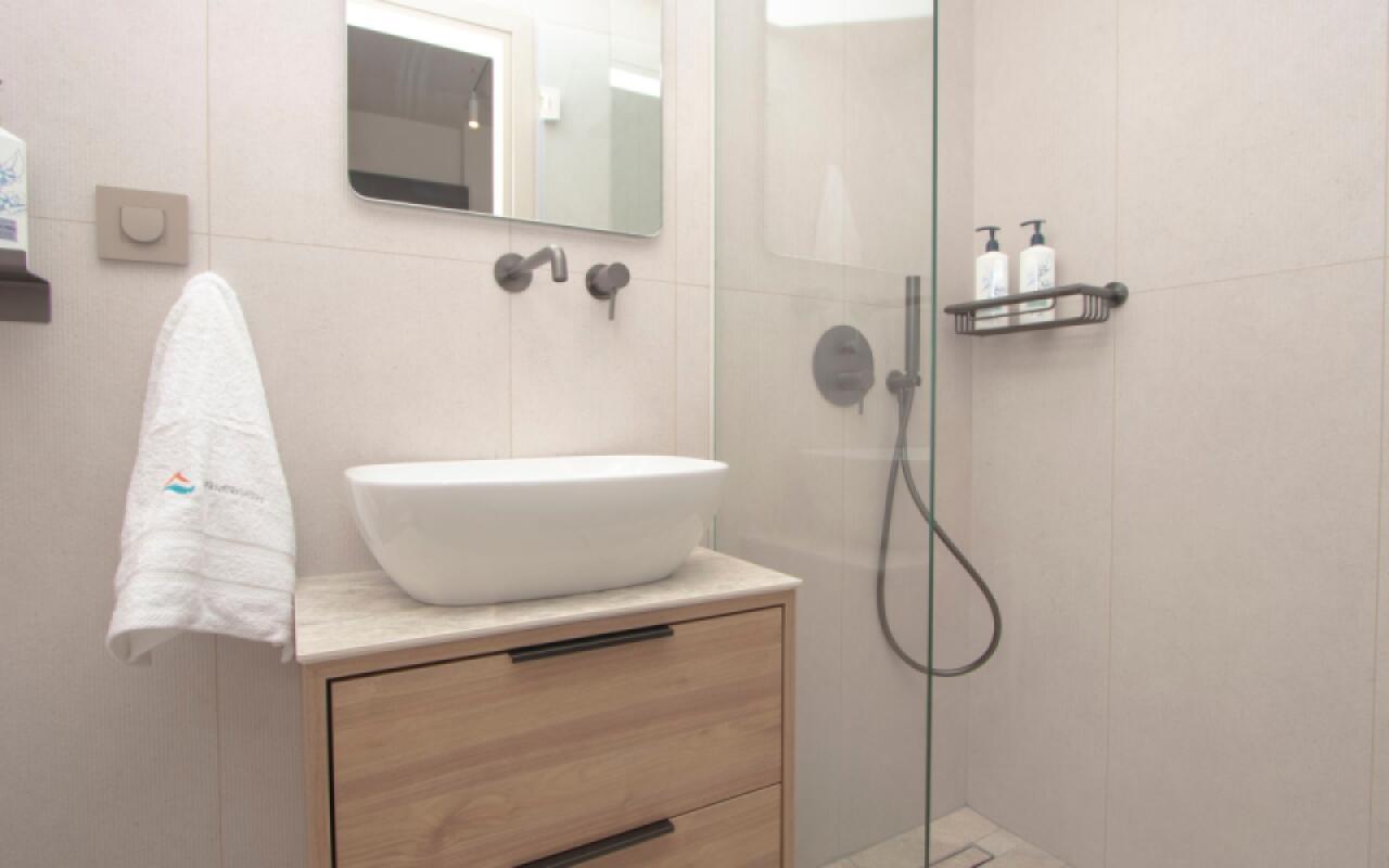 Thani Beach House, Elani