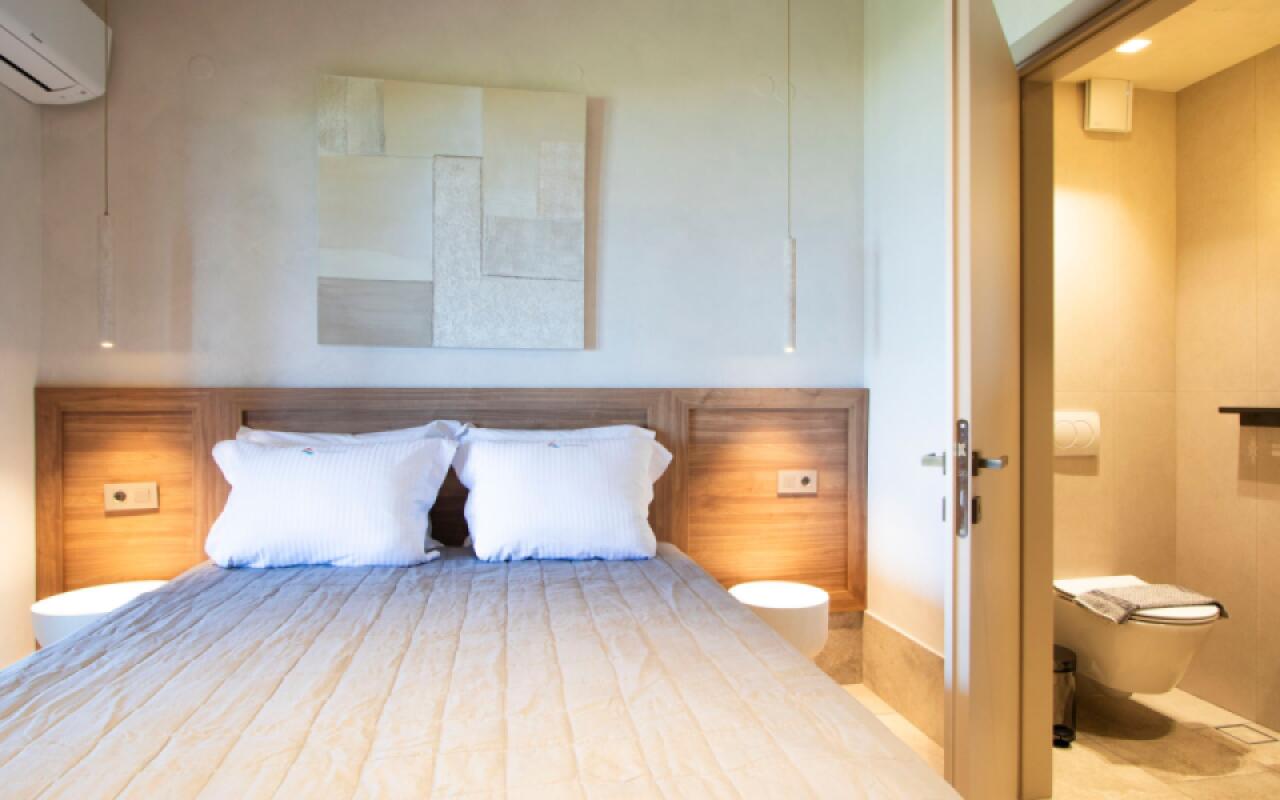 Thani Beach House, Elani