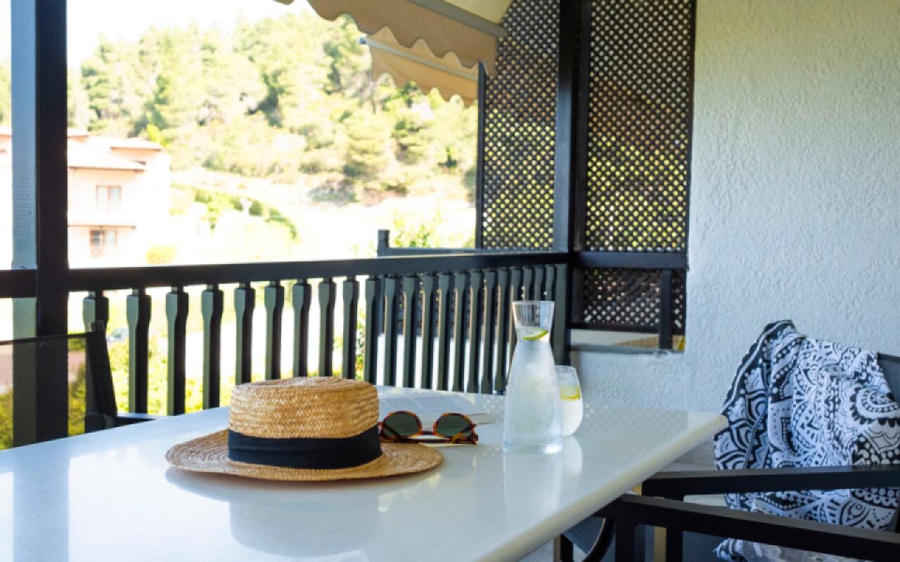 Thani Beach House, Elani