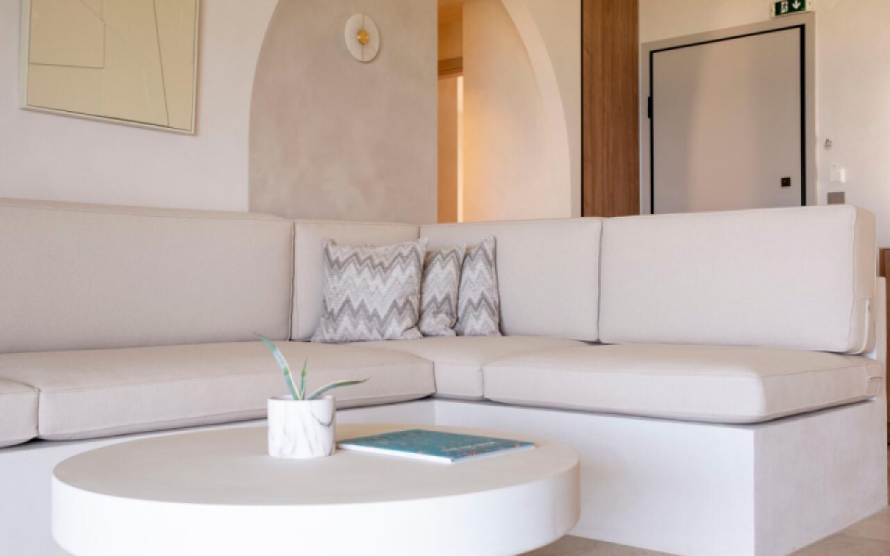 Thani Beach House, Elani