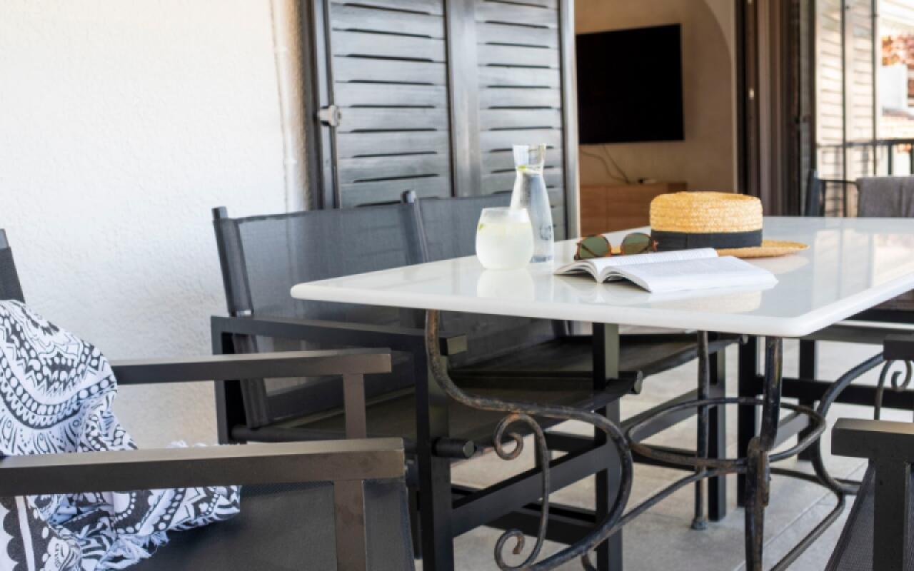 Thani Beach House, Elani