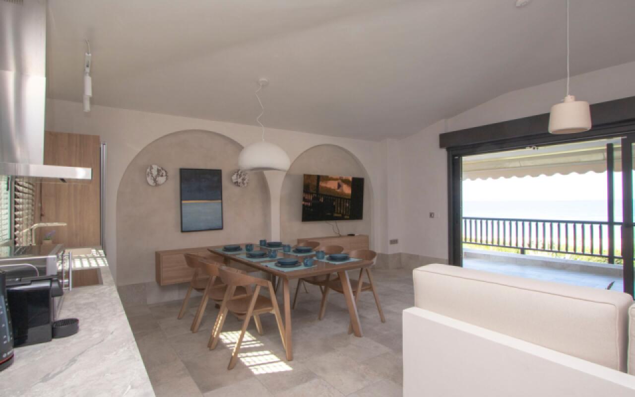 Thani Beach House, Elani