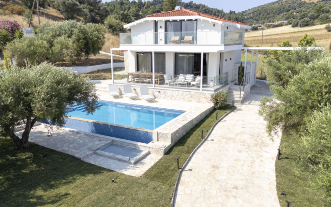 Daroma Villa, Paliouri
