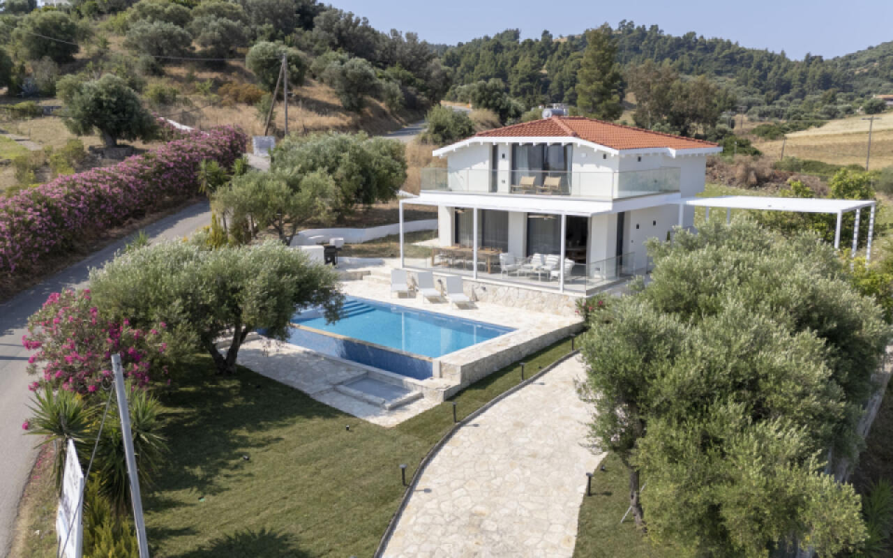 Daroma Villa, Paliouri