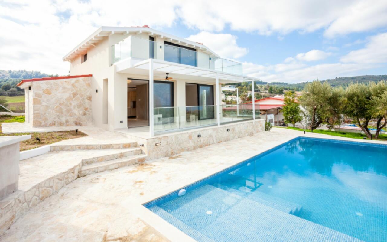 Daroma Villa, Paliouri