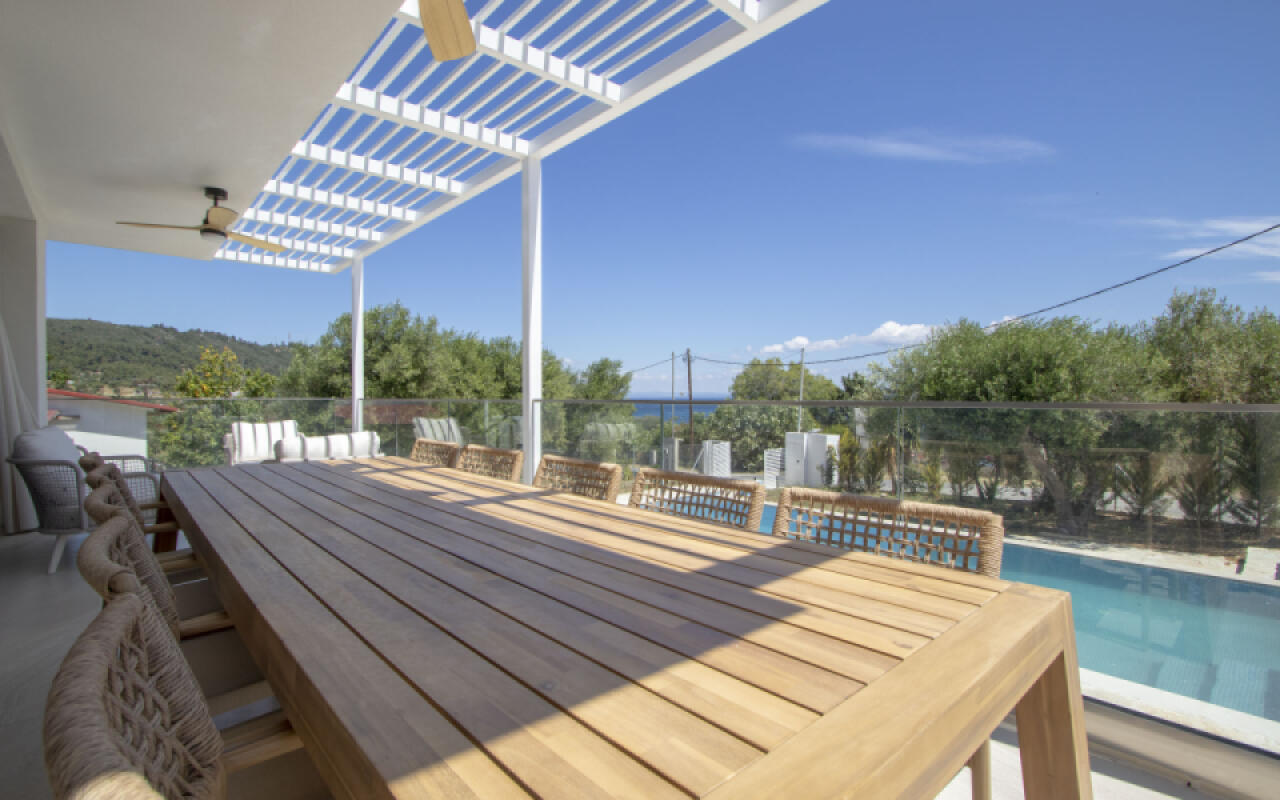 Daroma Villa, Paliouri