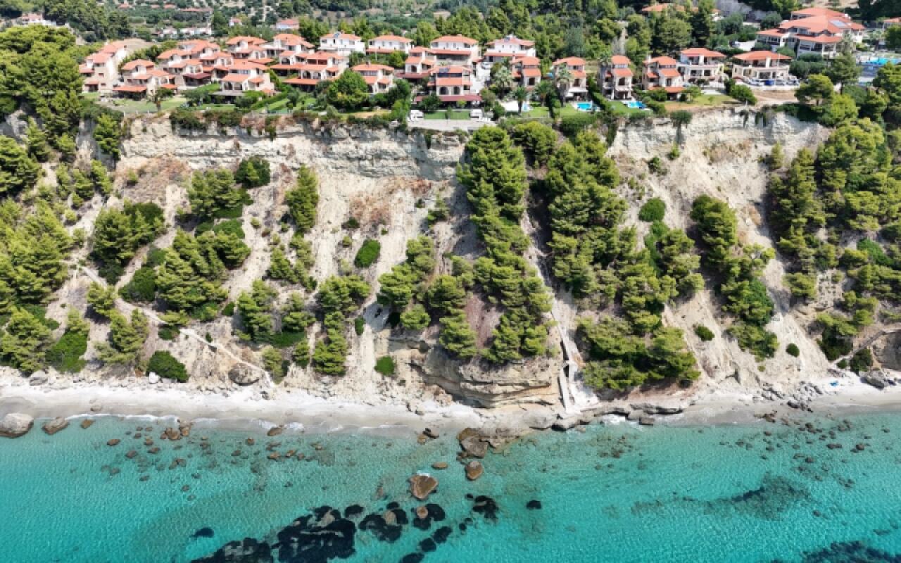 Andy's Place I, Possidi