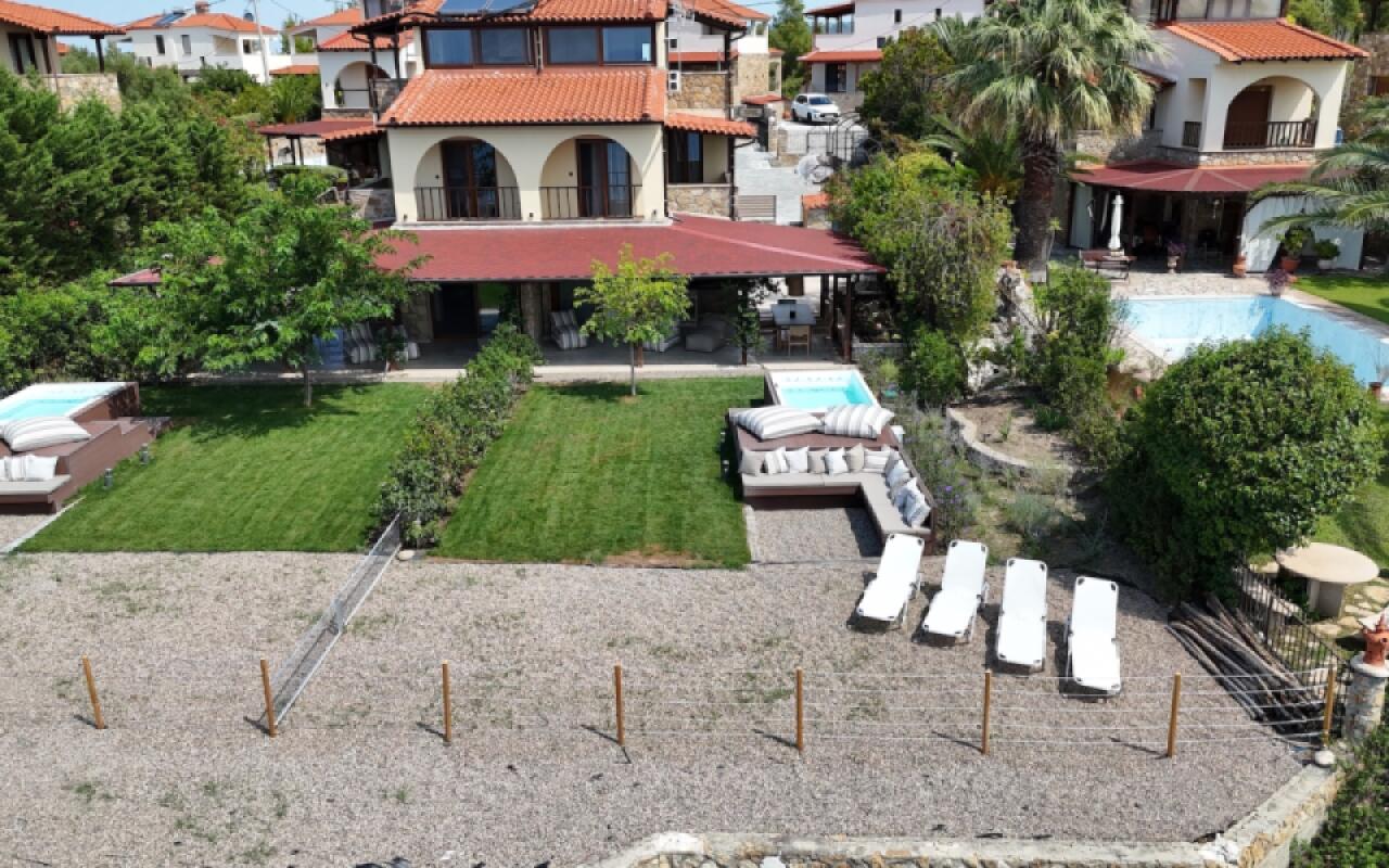 Andy's Place I, Possidi
