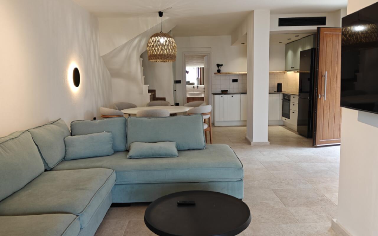 Andy's Place I, Possidi