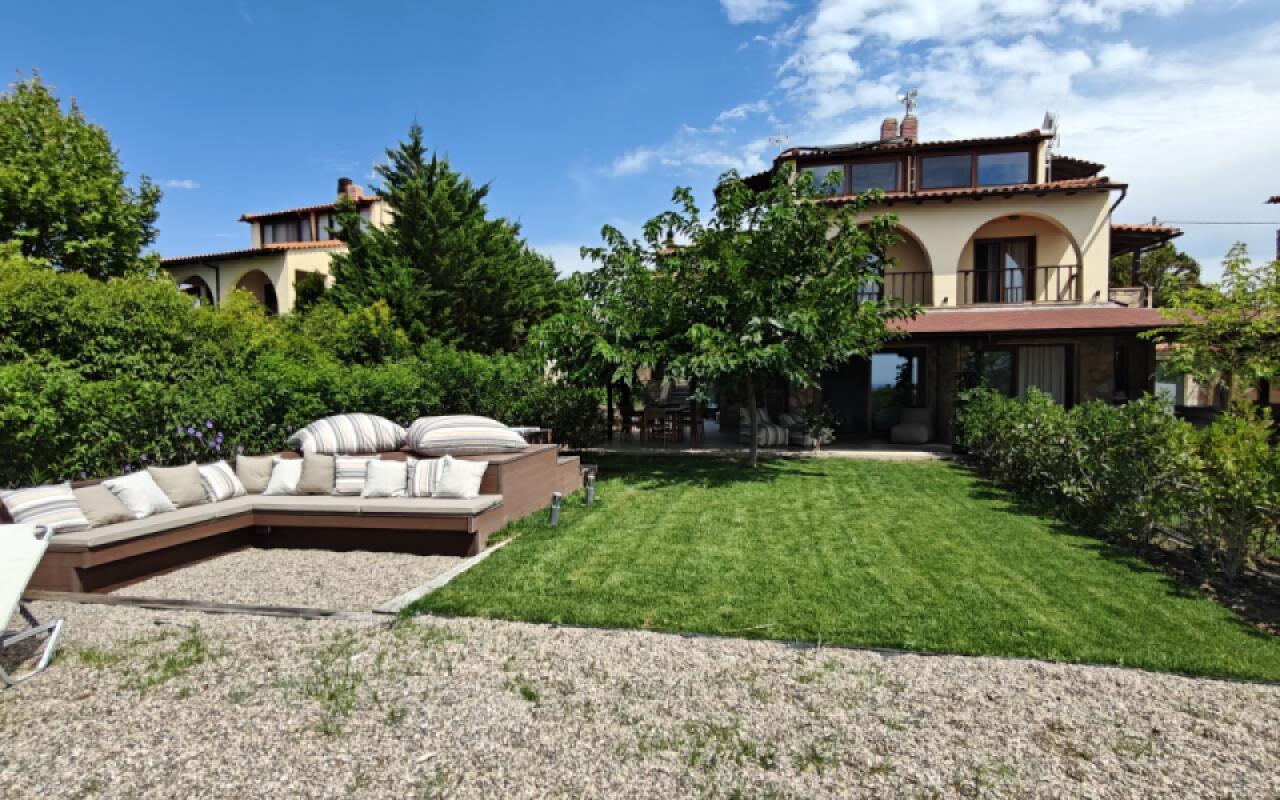 Andy's Place II, Possidi