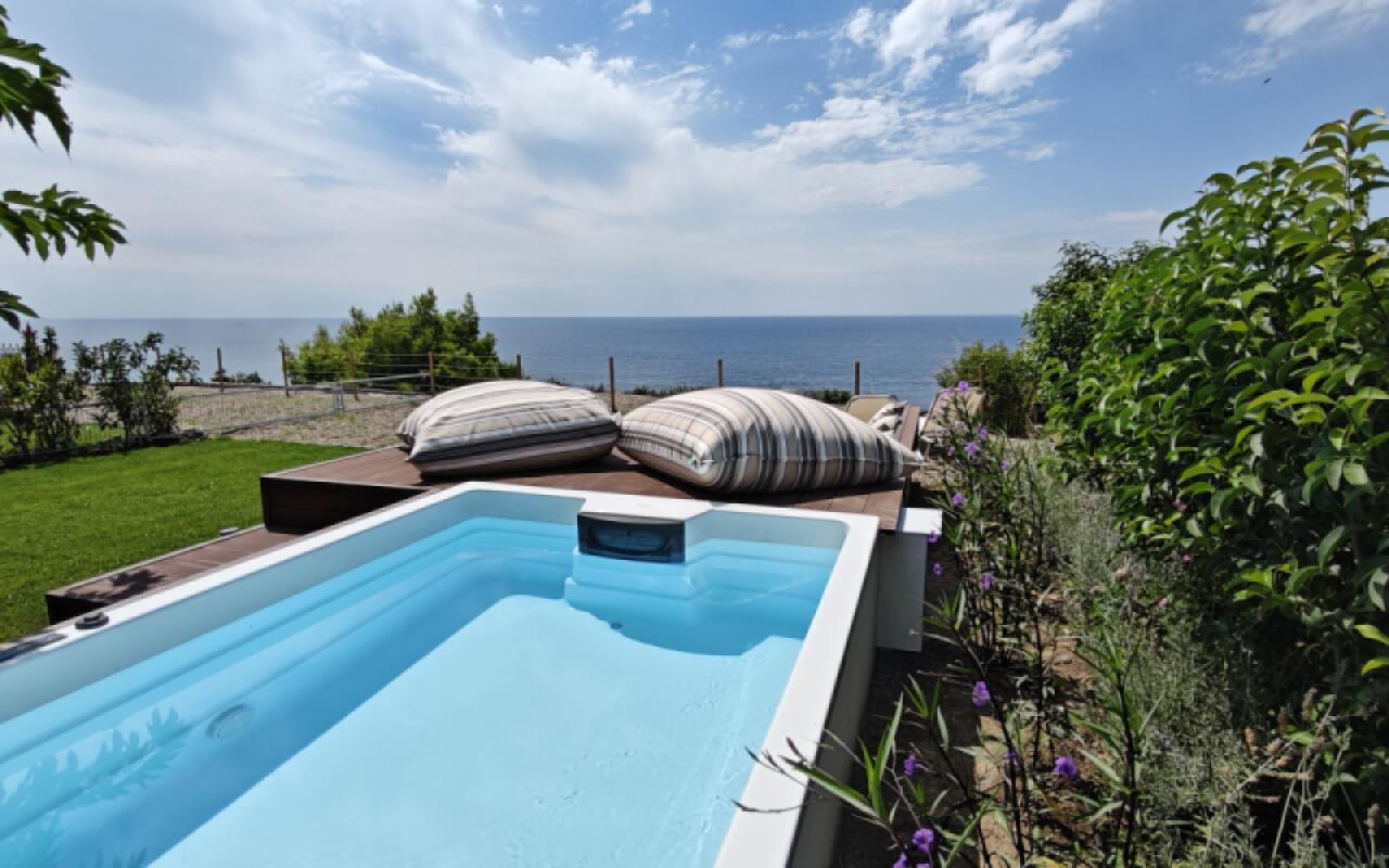 Andy's Place II, Possidi