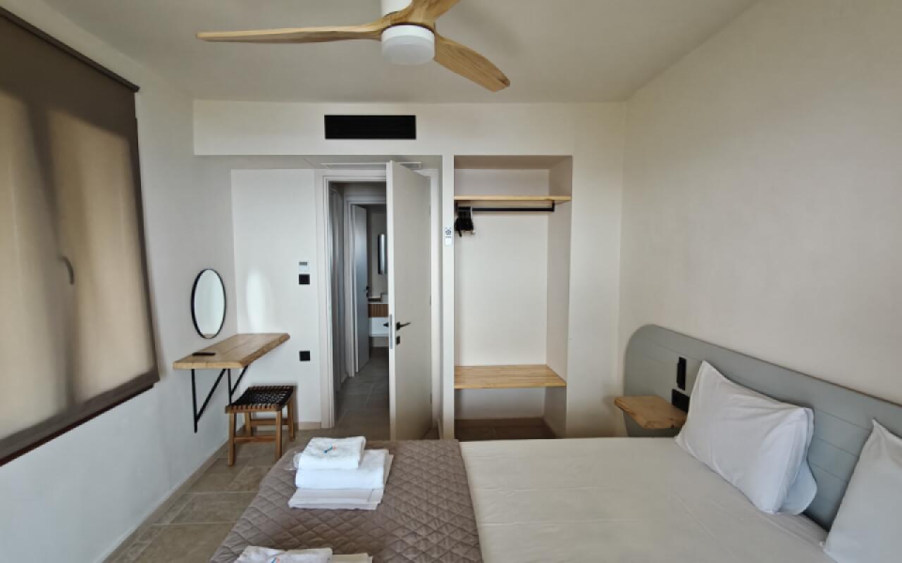 Andy's Place II, Possidi