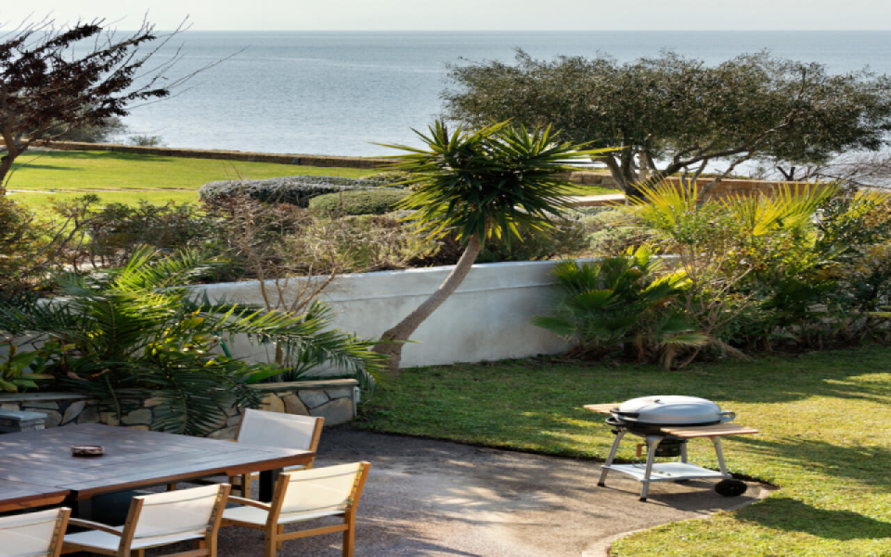 Sunset Boulevard, Kastri Nikiti