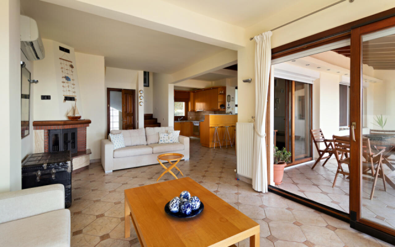 Sunset Boulevard, Kastri Nikiti