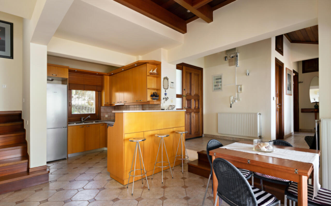 Sunset Boulevard, Kastri Nikiti