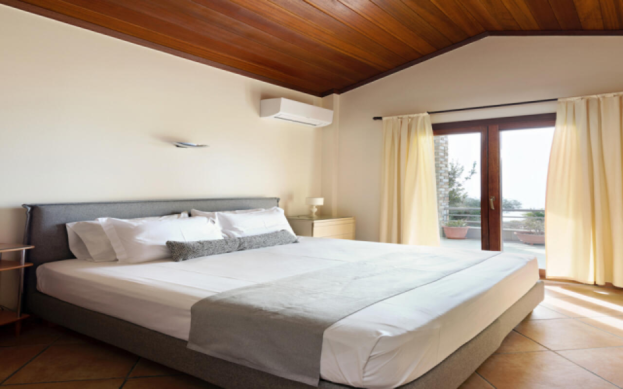 Sunset Boulevard, Kastri Nikiti