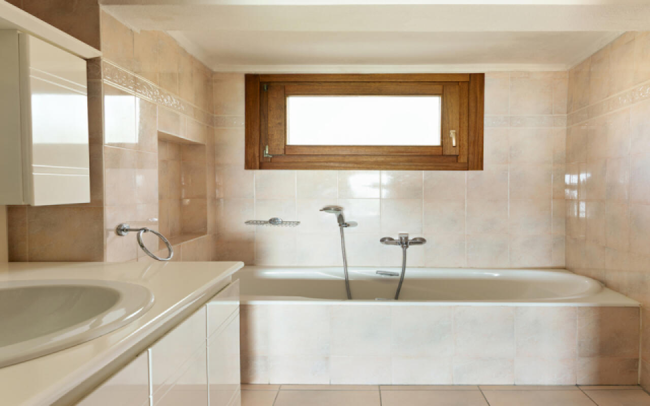 Sunset Boulevard, Kastri Nikiti