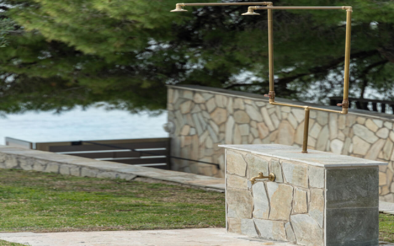 Sunset Boulevard, Kastri Nikiti