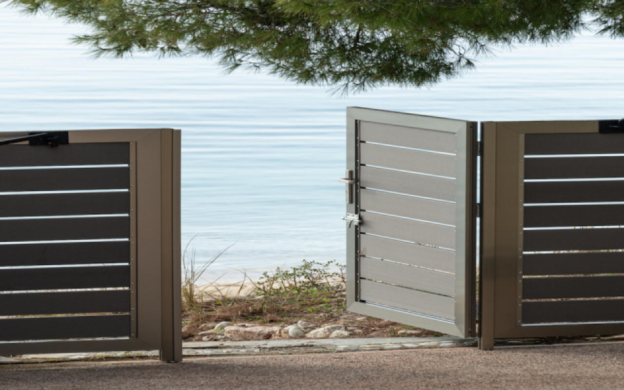 Sunset Boulevard, Kastri Nikiti