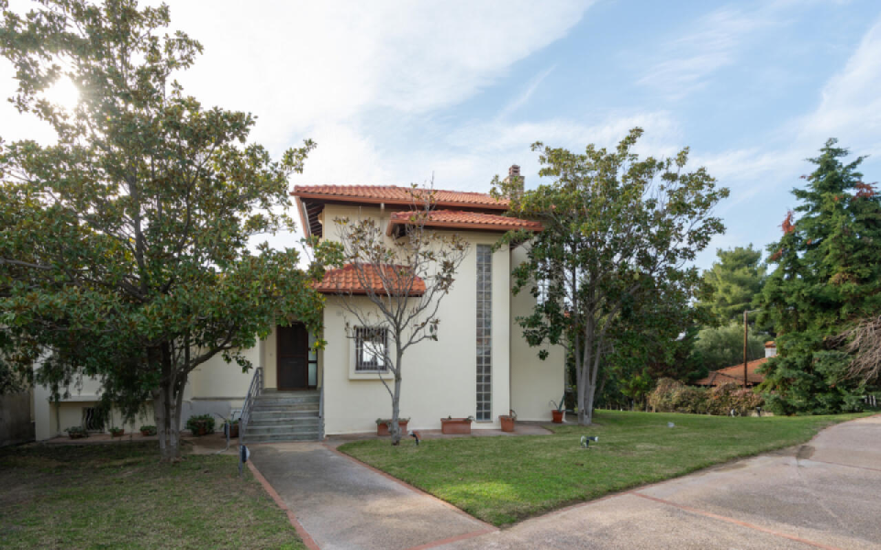 Sunset Boulevard, Kastri Nikiti