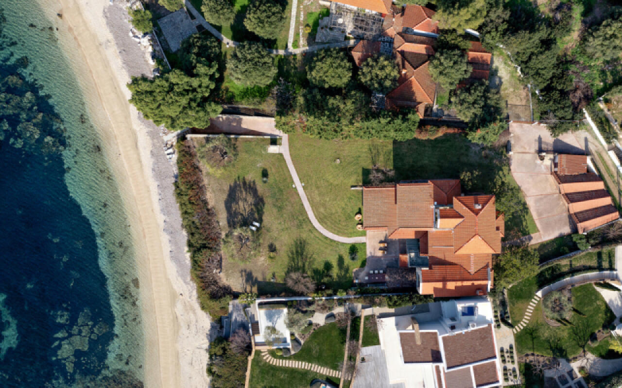 Sunset Boulevard, Kastri Nikiti