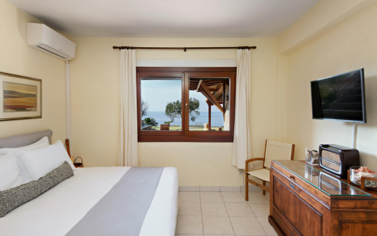 Sunset Boulevard, Kastri Nikiti